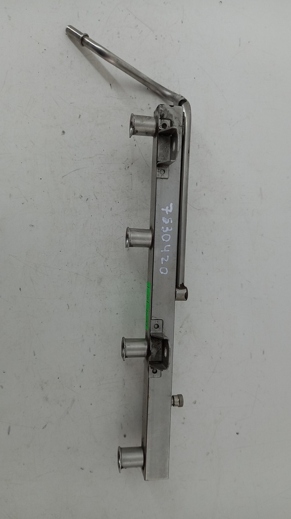 Топливная рампа BMW 3 E87 E90 E91 2.0 I 2007 гг 7530420