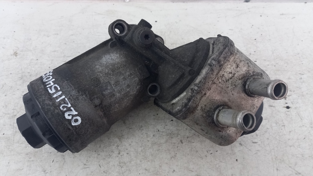 Корпус масляного фільтра Volkswagen Passat B7 3.6 FSI 2013 022115403S