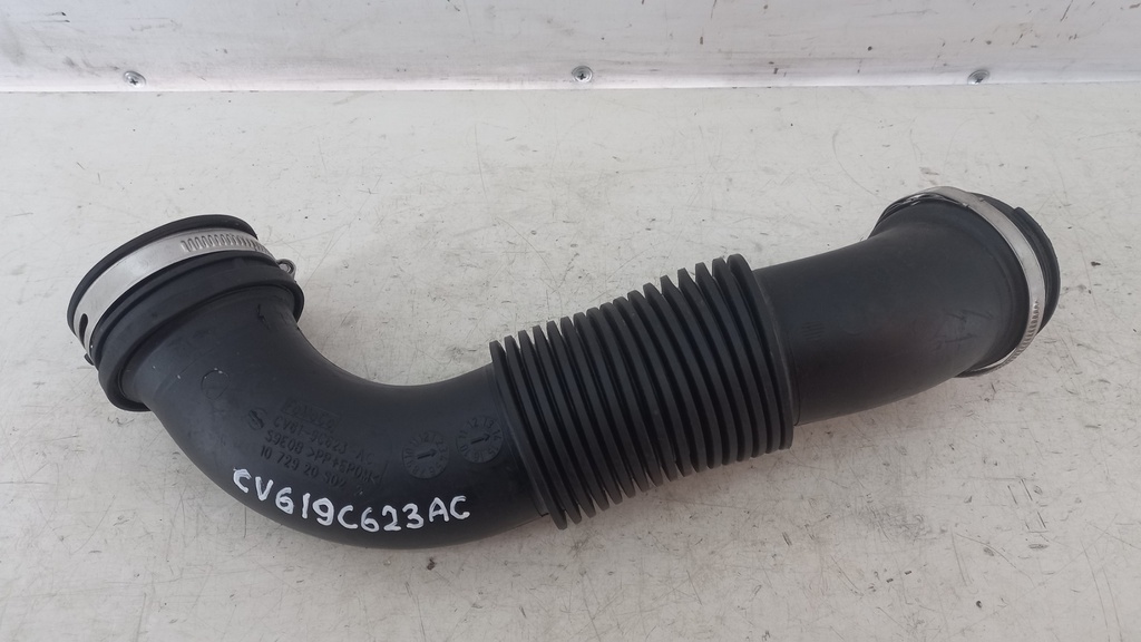 Патрубок воздушного фильтра Ford Focus 1.0 Ecoboost 2012-2016 гг CV619C623AC