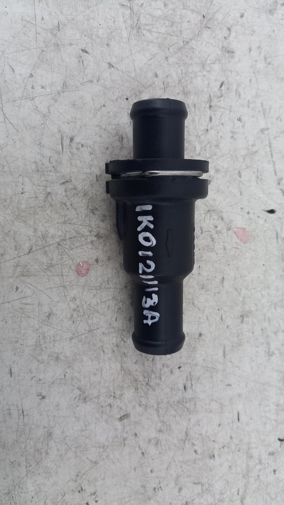 Корпус термостата Audi A4 B7 2.0 TFSI 2004-2007 гг 1K0121113A