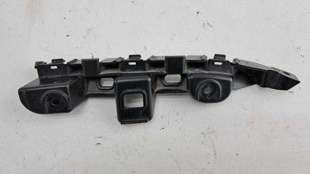 Кронштейн бампера переднього Volkswagen Passat B7 2010-2015 3AA807184