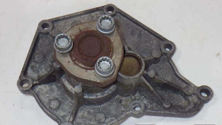 Водяный насос Audi A6 C6 2.7 3.0 TDI 2007  06E121005