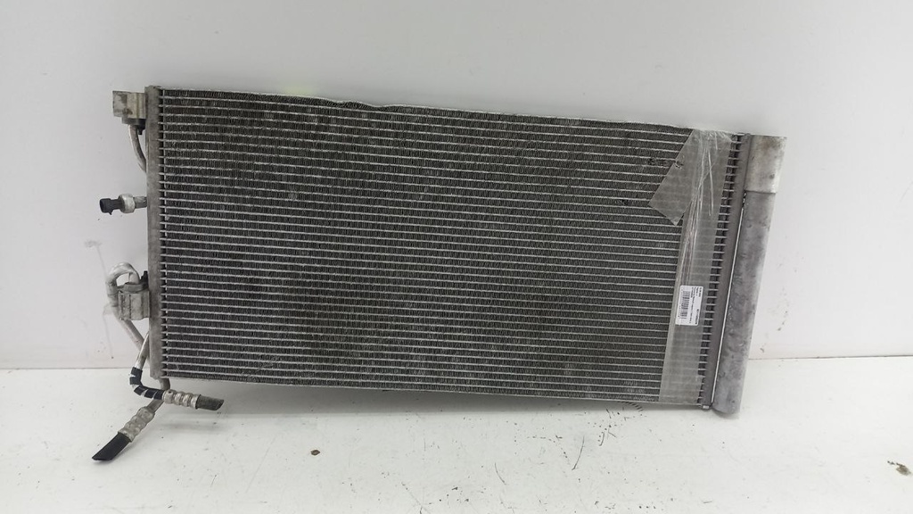 Радиатор кондиционера Renault Laguna 3 2007-2015 рр. 921100002R