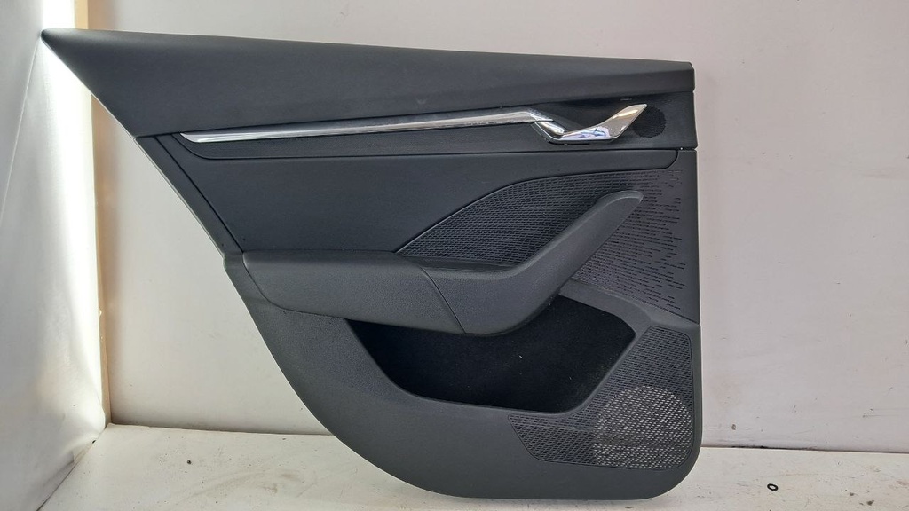 Карта задней двери Skoda Octavia 4 2020-2024 5E7867211