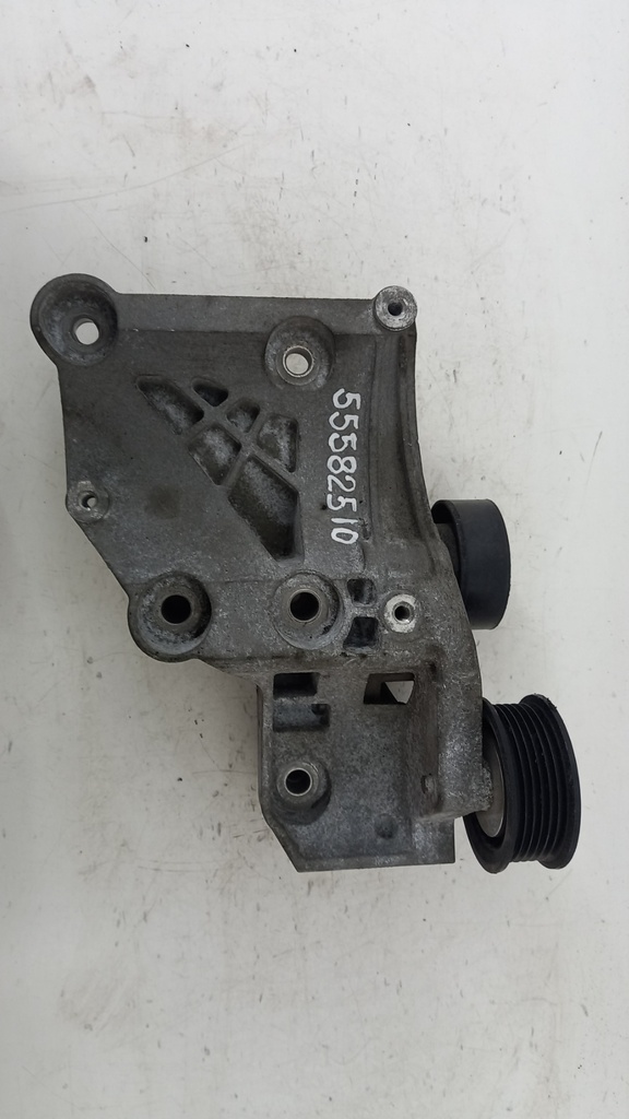 Кронштейн компресора Opel Astra J 2.0 CRDI 2012 рр. 55582510