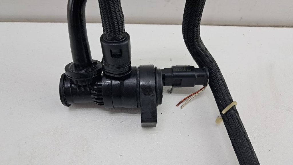 Клапан вентиляции бака Peugeot 308 1.6 THP 2013 V757750680