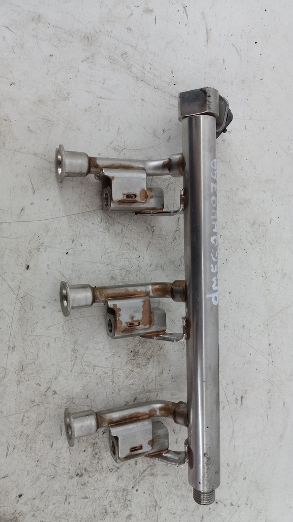 Паливна рампа Ford Focus 1.0 Ecoboost 2014 рр. DM5G9H487AA