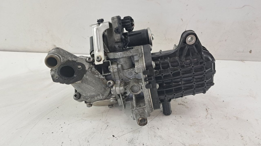 Клапан EGR Citroen C4 Peugeot 508 2.0 BlueHDI 2016 9807593080