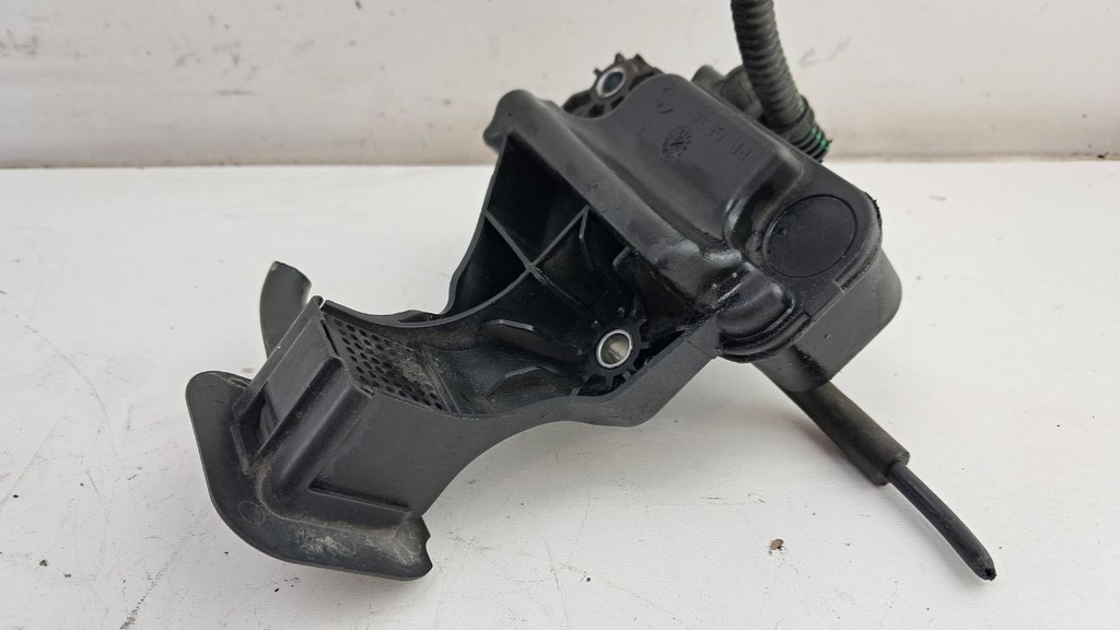 Вакуумний бачок Citroen C4 Peugeot 308 1.6 16V 2007-2014 9805069780