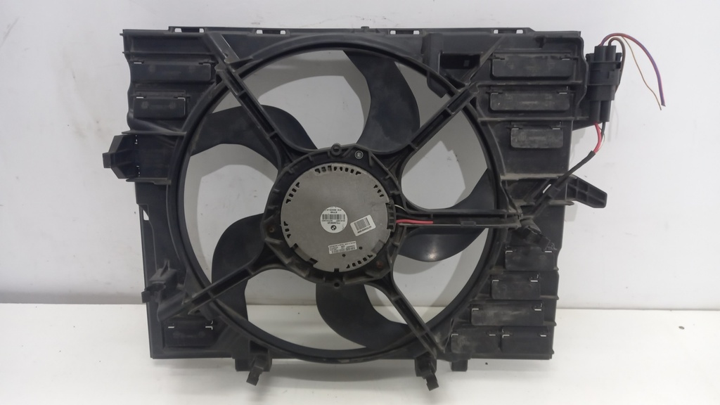 Вентилятор BMW 5 Touring E60 E61 520d 2012 17427540683