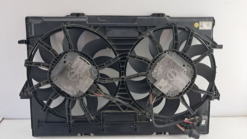 Вентилятор Audi A4 B9 2017 4H0121003N