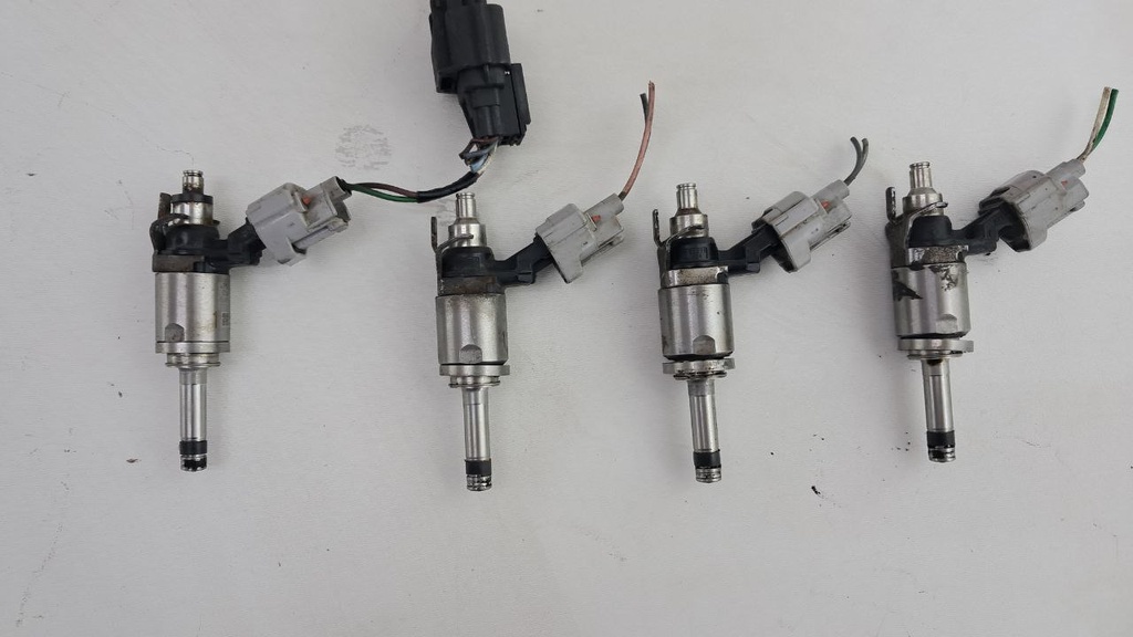 Форсунки Nissan Pulsar Qashqai J11 1.2 DIG-T 2015 4350R0060