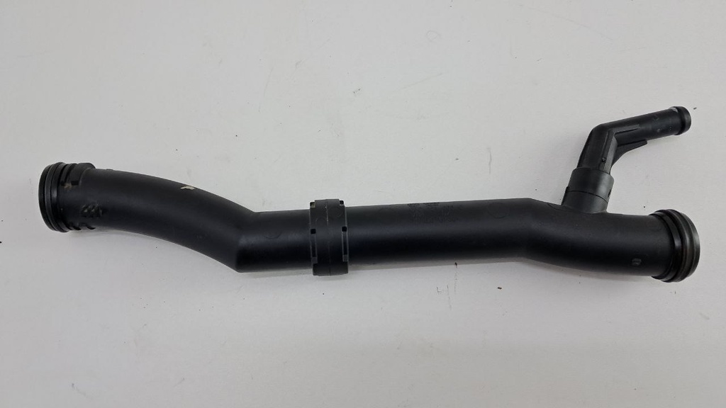 Трубка системы охлаждения Audi A3 1.4 TSI 2003-2012 гг 03C121065C