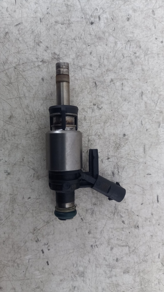 Форсунки Audi A1 A3 Q3 1.2 1.4 TSI 2012 04E906036Q