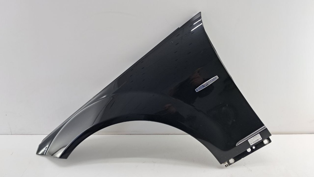 Крило ліве Mercedes C W204 2011-2014 A2048801318