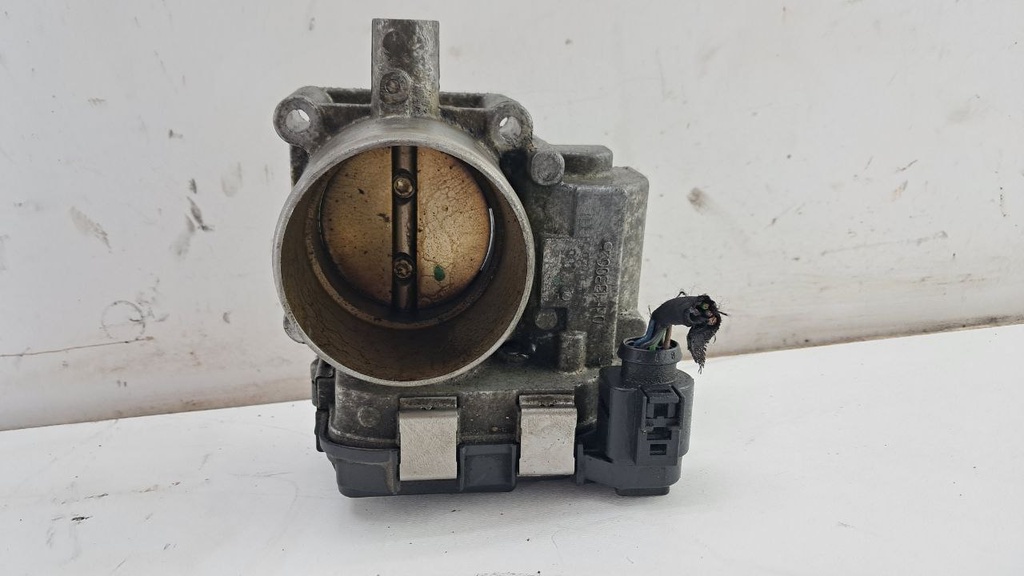 Дросельна заслінка Skoda 1.2 1.4 TSI 2010 03F133062