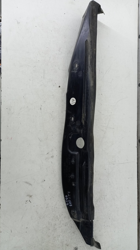 Уплотнитель крыла Mercedes W211 2002-2009 A2118890325