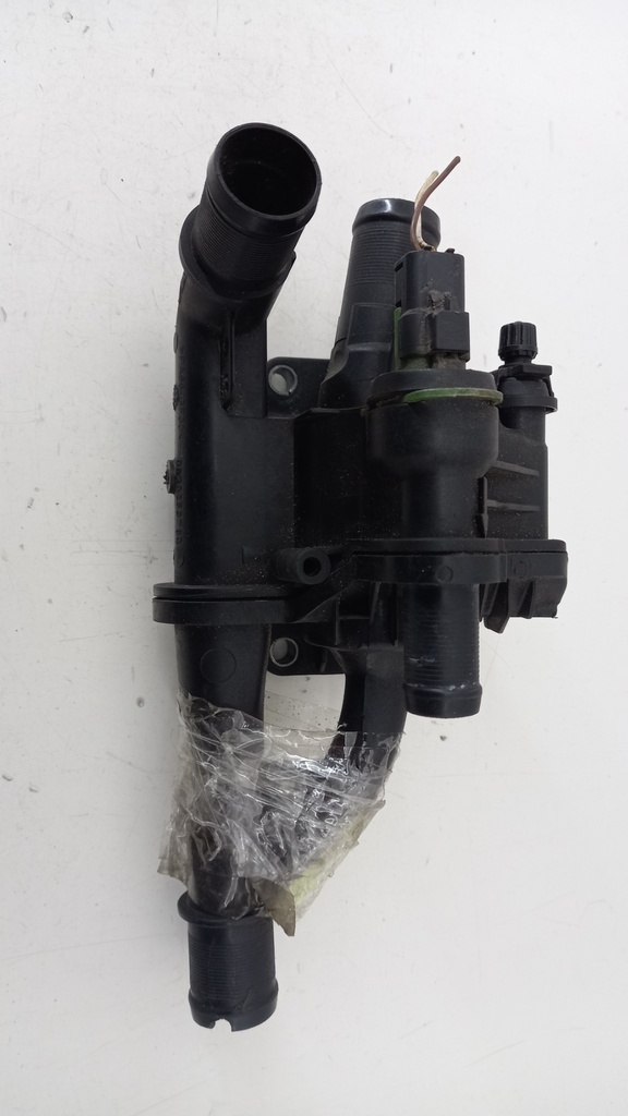 Корпус термостата Peugeot Citroen 1.6 hdi 2008 гг 9670253780