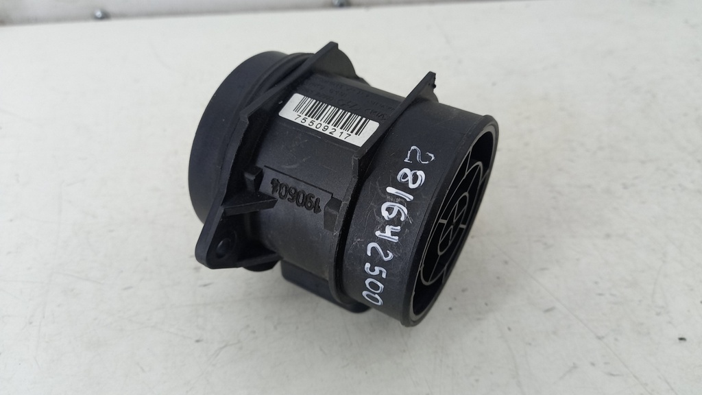 Расходомер воздуха Hyundai I30 2015  281642500