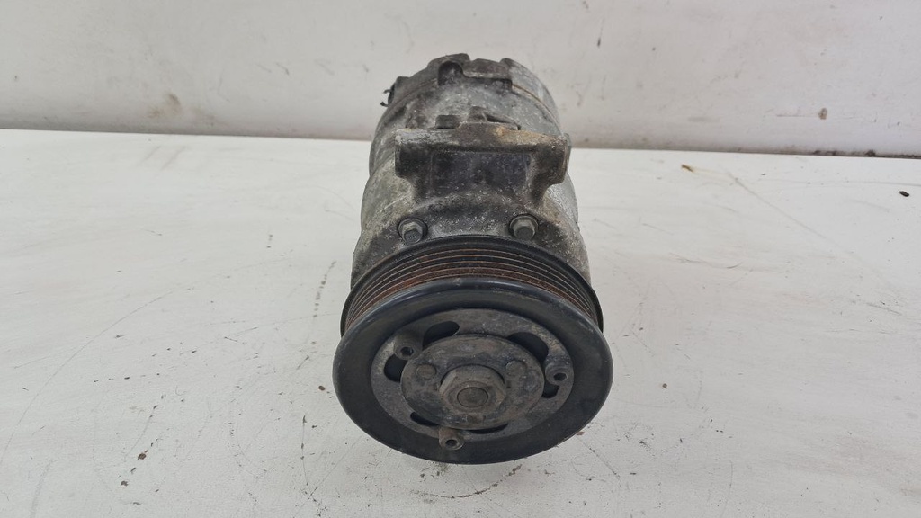 Компрессор Volkswagen Golf VII 1.2TSI 2015 5Q0820803F