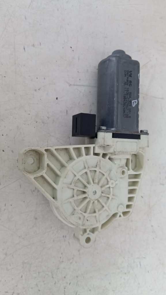 Моторчик стеклоподъемника Volkswagen Passat B8 2016  5Q4959801B