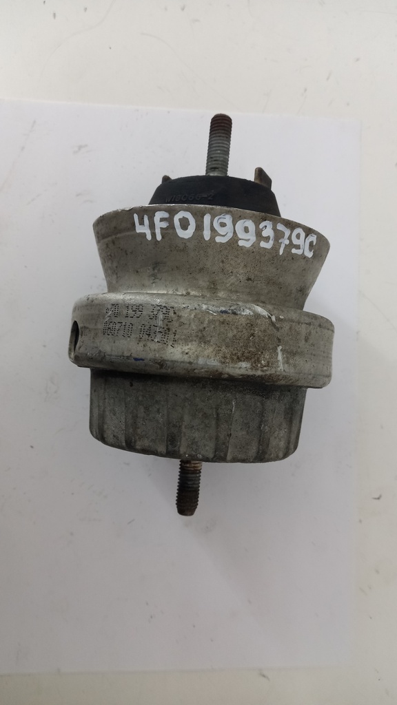 Подушка двигателя правая Audi A6 C6 2.0 FSI 4F0199379C