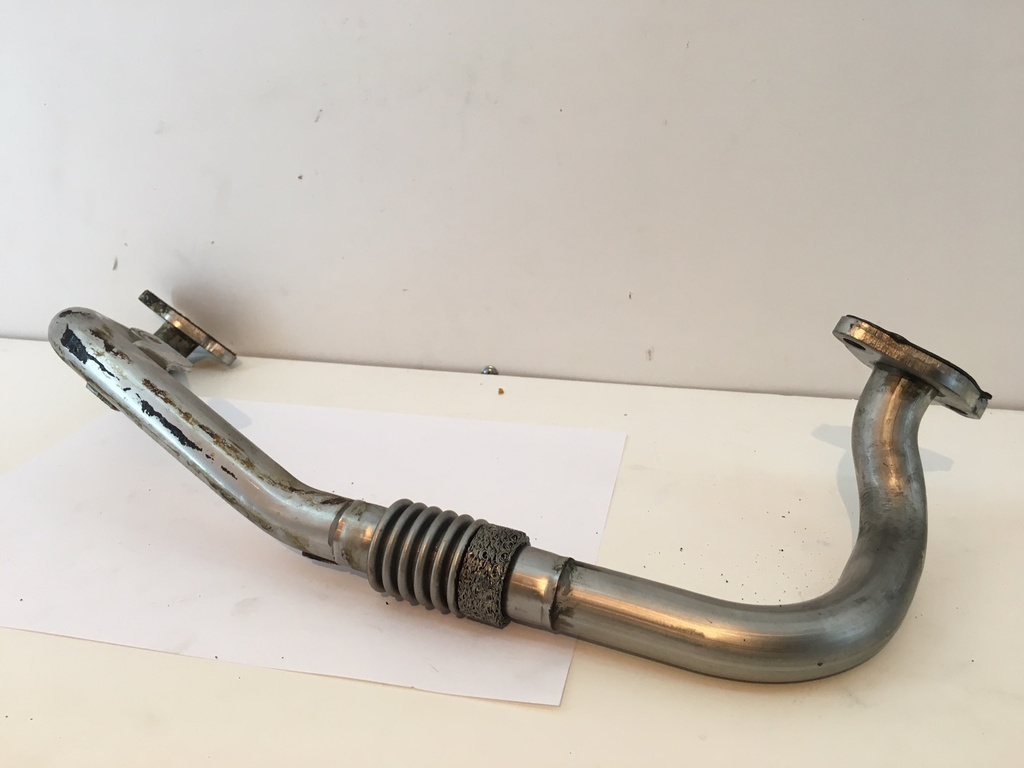 Трубка EGR Audi A4 A5 2.0 TDI 2008-2016 гг 03L131521AH