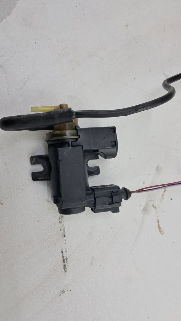 Електромагнітний клапан Audi A4 B8 2.0 TDI 2007-2015 8K0906627