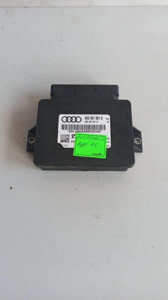 Блок управления ручным тормозом Audi A5 2.0L 2010  8K0907801G