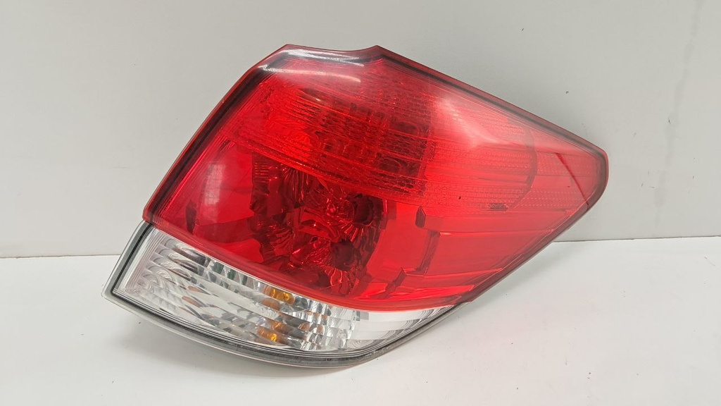 Ліхтар задній правий Subaru Legacy Outback 2010 22020067