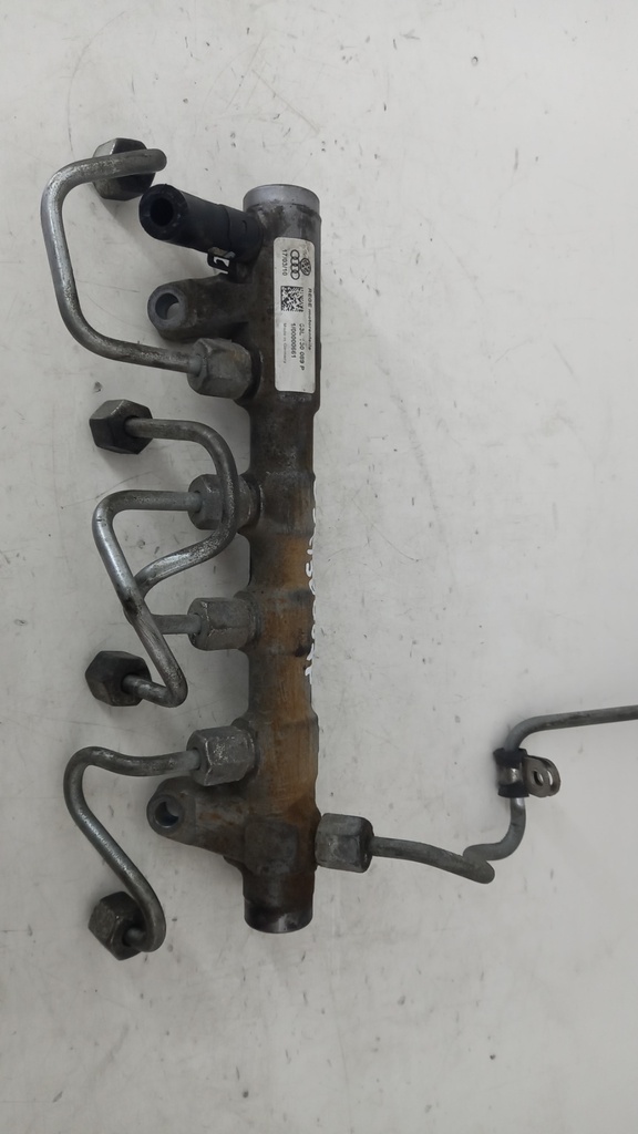 Топливная рампа Skoda Superb 2.0 tdi 2009-2013 гг 03L130089P