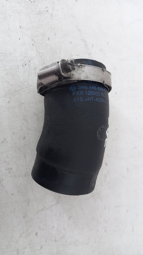 Патрубок інтеркулера Volkswagen Caddy Tiguan 2.0 TDI 2012 рр 5N0145828E