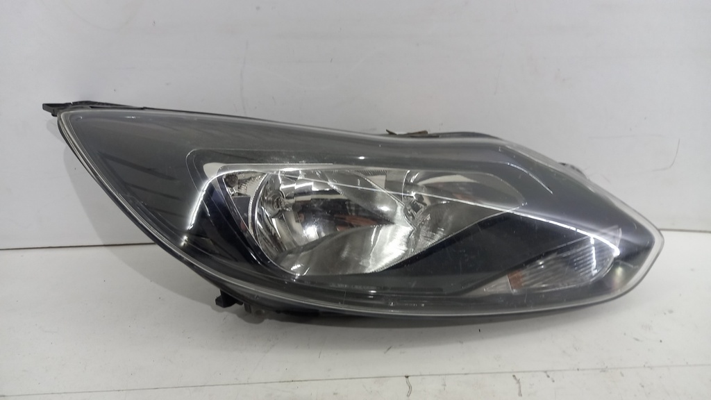 Фара права Ford Focus III 2011-2018 BM5113W029CF