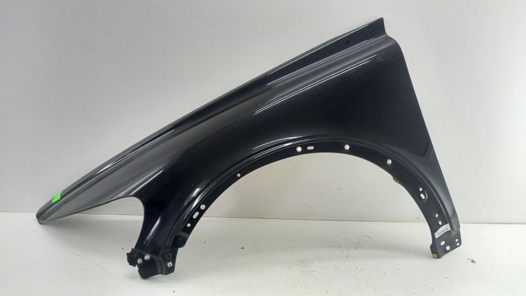 Крыло левое Volvo C30 2006-2009 31253949