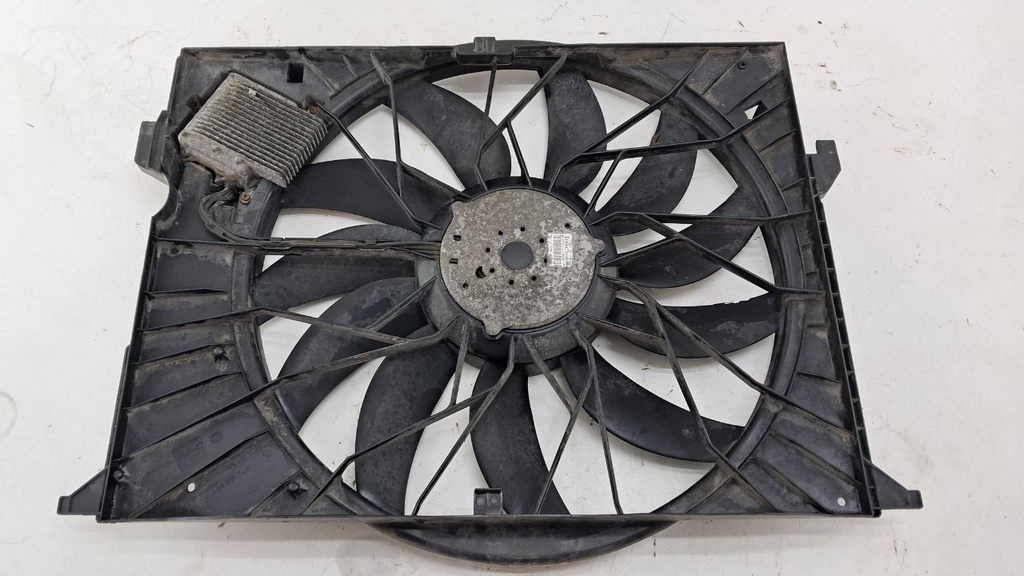 Вентилятор Mercedes E-Class W211 3.2 CDI 2002-2009 A2115000493