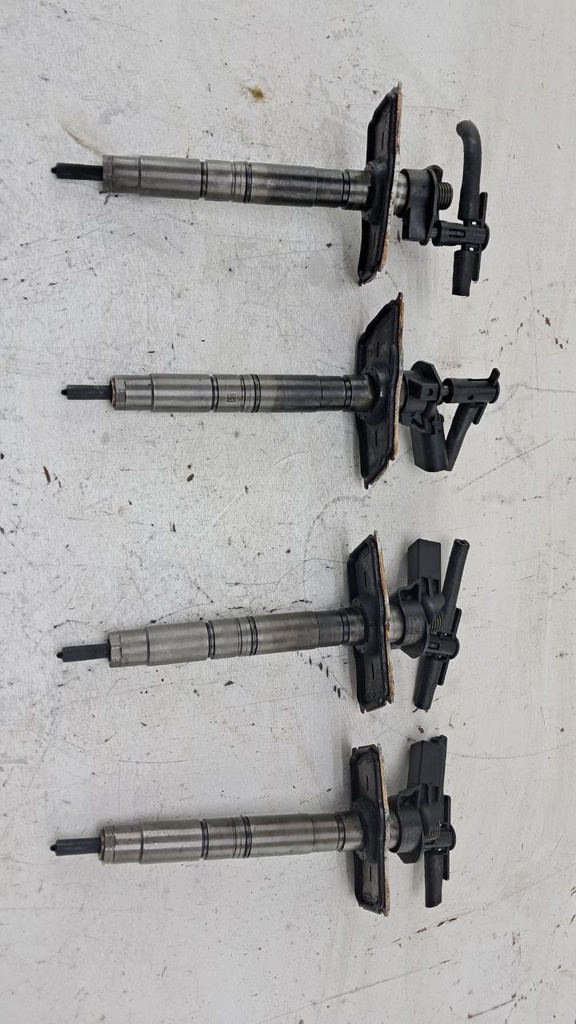 Форсунки Audi A6 C6 2.0TDI 2010 03L130277