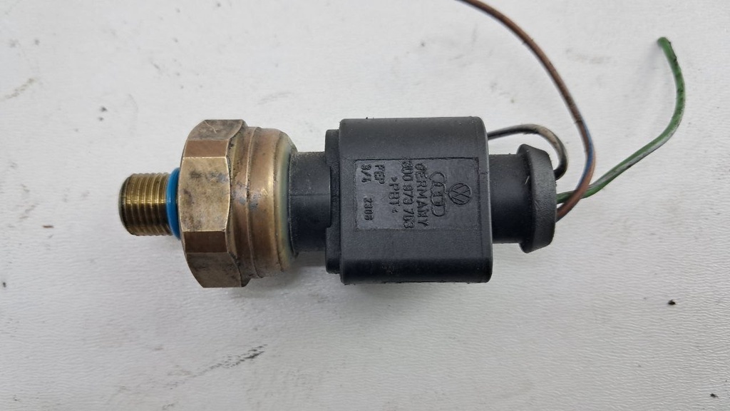 Датчик тиску палива Volkswagen Touran 1.4 TSI EcoFuel 2010-2015 рр 03C906051A