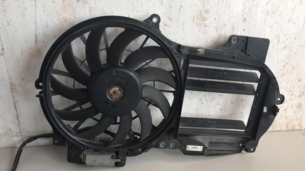 Вентилятор Audi A6 C6 2.0 TDI 2005-2011 4F0121003P