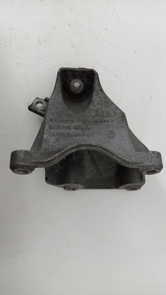 Кронштейн двигуна правий Audi A4 B7 3.0 TDI 2004-2007 рр. 8E0199308AK