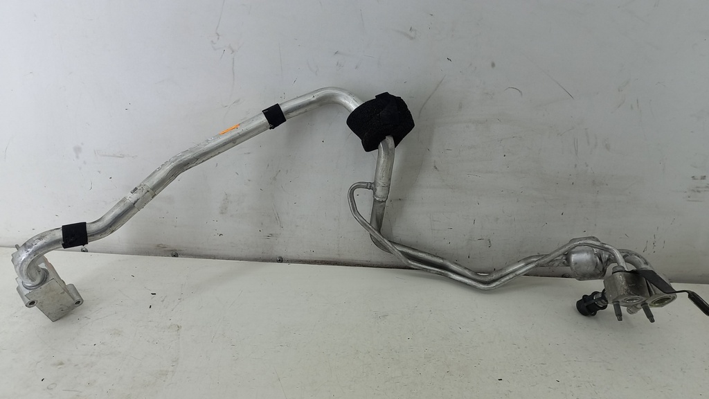 Трубка кондиционера Volvo V60 XC90 XC60 2.0D 2018  31694236