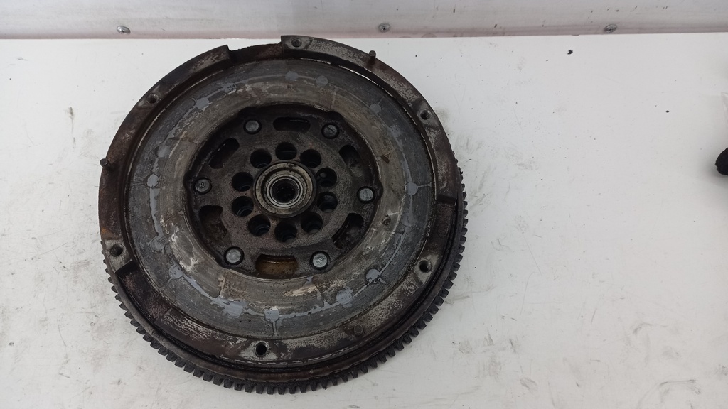 Маховик двигателя Audi A6 C6 2.4 2004-2011 гг 06E105266T