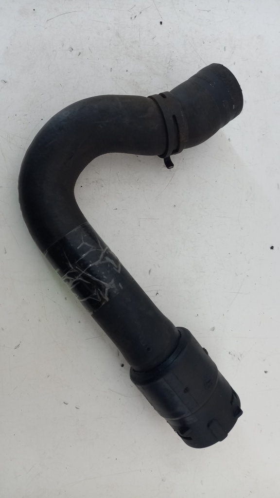 Патрубок радіатора Audi A4 B7 2.0 TDI 2007 рр. 8E0121101AA