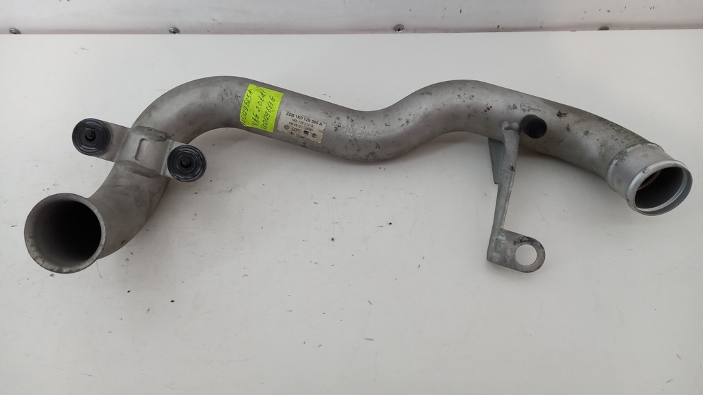 Патрубок інтеркулера Volkswagen Passat B6 2.0 FSI 2009 рр. 1K0129565A