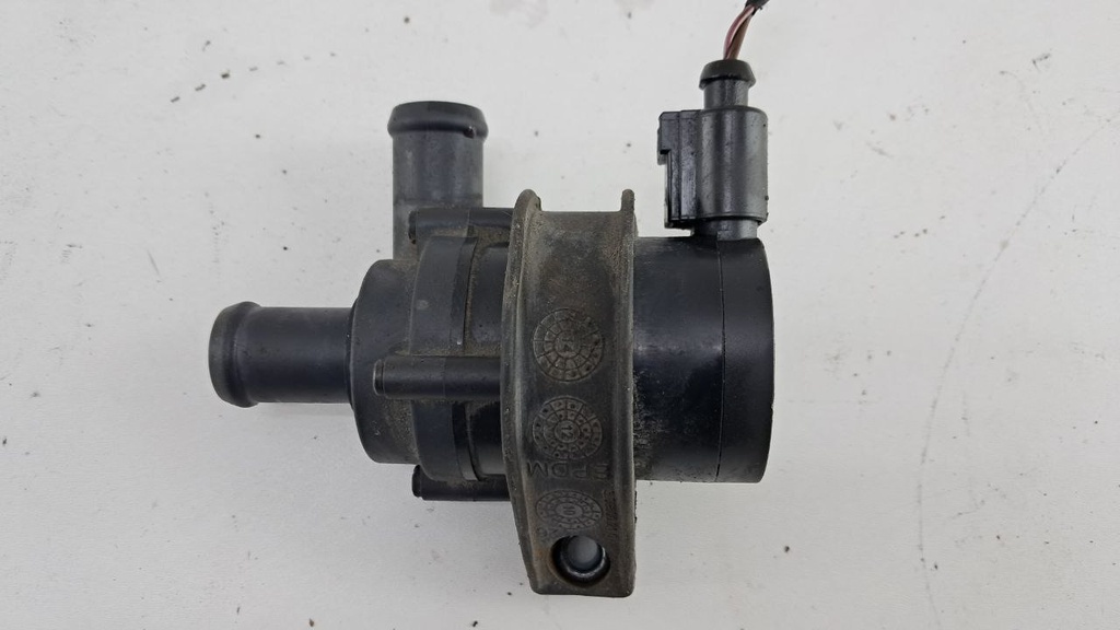 Водяний насос Volkswagen Passat B7 3.6 FSI 2013 рр. 1K0965561B