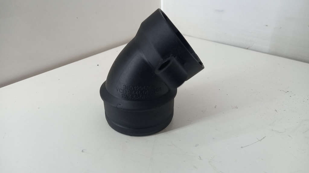 Патрубок воздушный Skoda Superb 2.0 TDI 2009-2013 гг 3C0129635