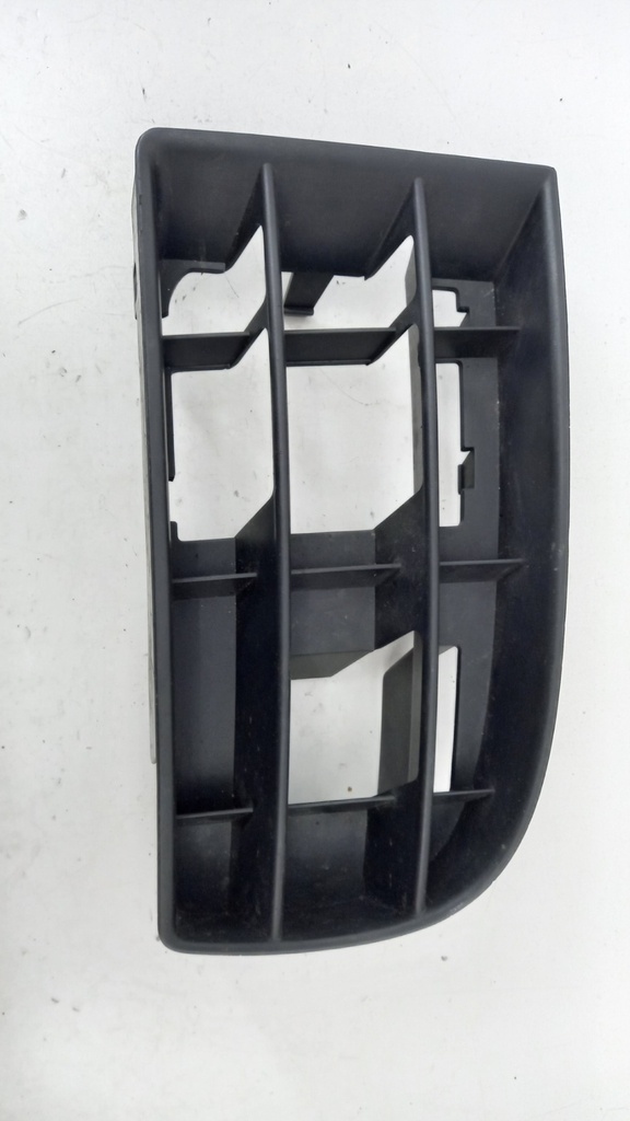 Решітка бампера ліва Volkswagen Golf 5 2006 1K0853665A