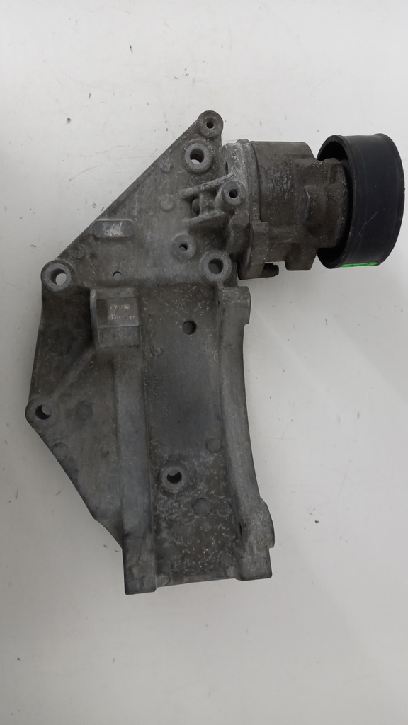 Кронштейн генератора Peugeot Citroen 2.0 HDI 2010  9682367380