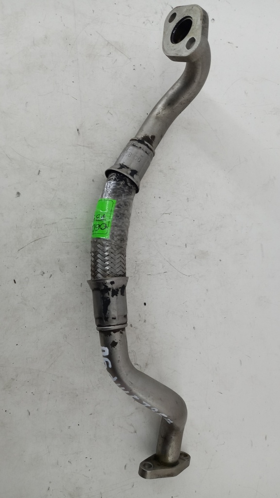 Патрубок турбіни Audi A4 B7 2.0 TFSI 2007 рр. 06D145735B