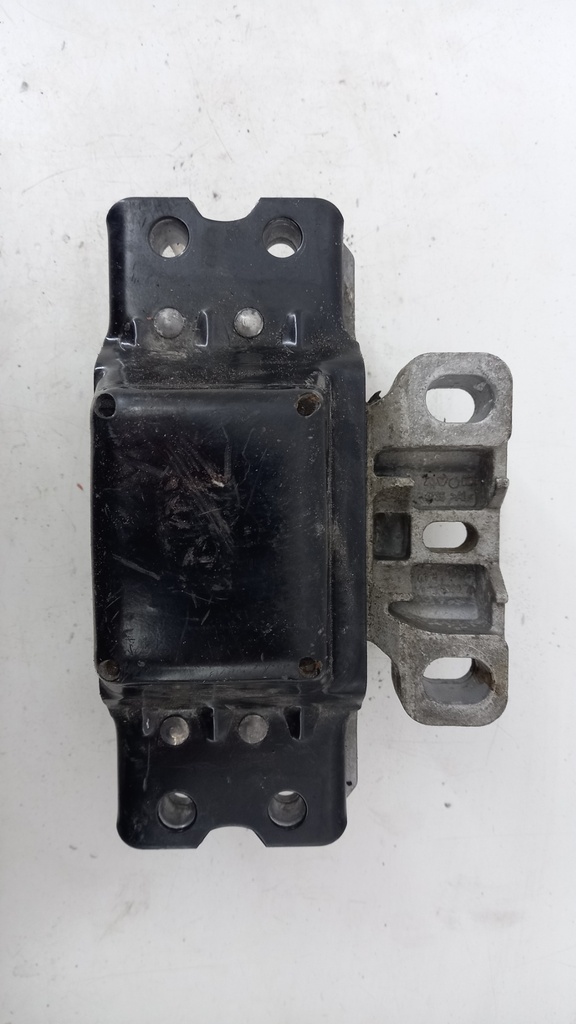 Подушка двигуна ліва Skoda Superb 2 Volkswagen Passat B7 3C0199555Q