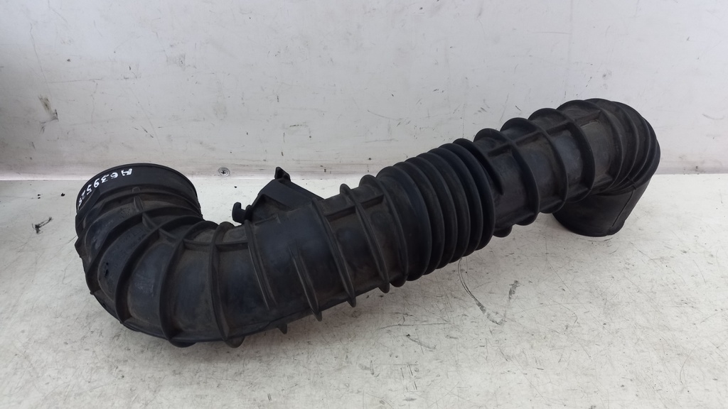 Патрубок повітряного фільтра Mercedes Vito Viano W639 2.2 CDI 2011 A6395281182